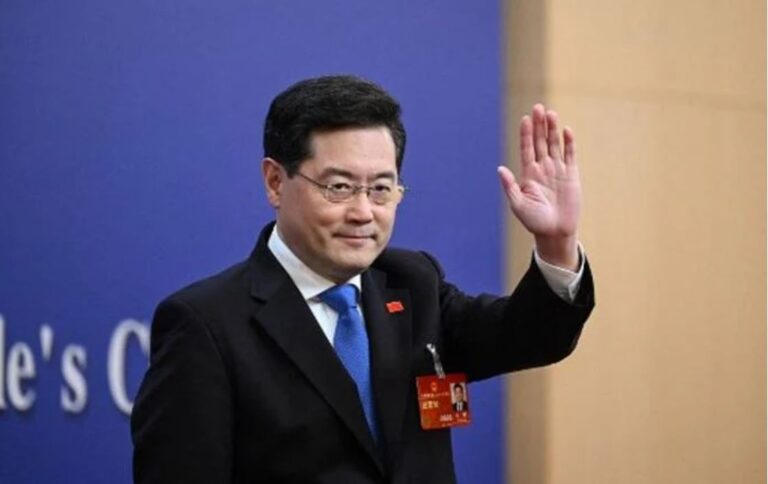 China exhorta a Ucrania a buscar solución política con Rusia