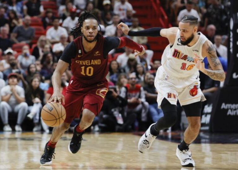 Los Cavaliers toman Brooklyn y los Sixers clasifican a playoffs de NBA