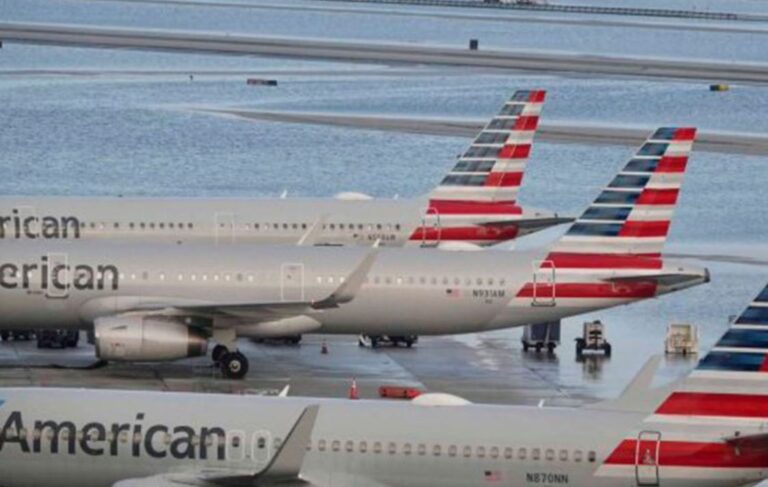 Lluvias torrenciales en EEUU obligan a cerrar un aeropuerto en el sur de Florida