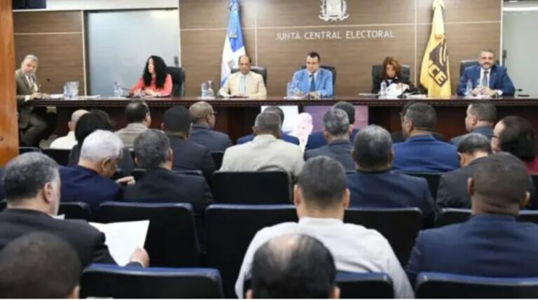 Partidos llevan propuestas a Junta, otros piden plazo