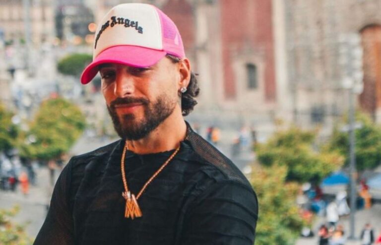 Maluma pasea en calles de la Ciudad de México y pasa desapercibido