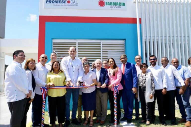 PROMESE/CAL inaugura dos Farmacias del Pueblo en Sabana Perdida y Capotillo