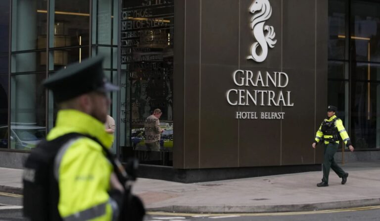 Policía blinda Belfast ante la llegada de Biden para celebrar proceso de paz