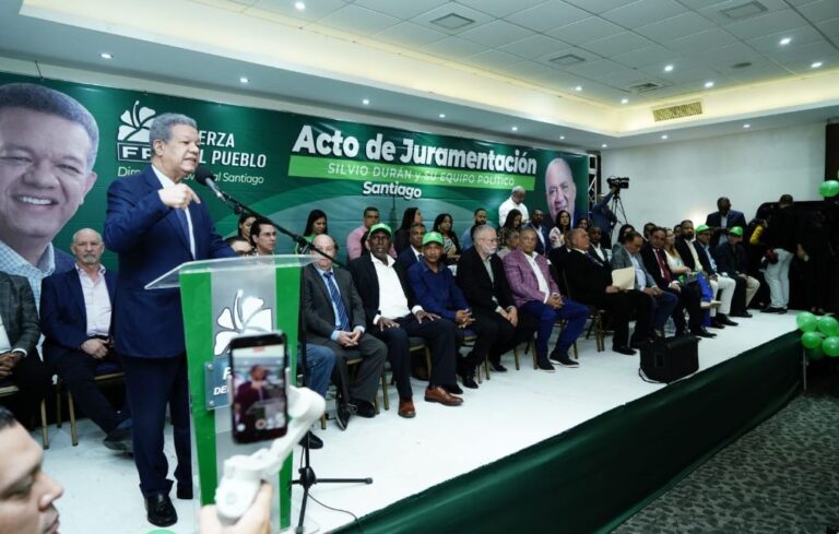 Leonel anuncia formación frente opositor; cuestiona la encuesta