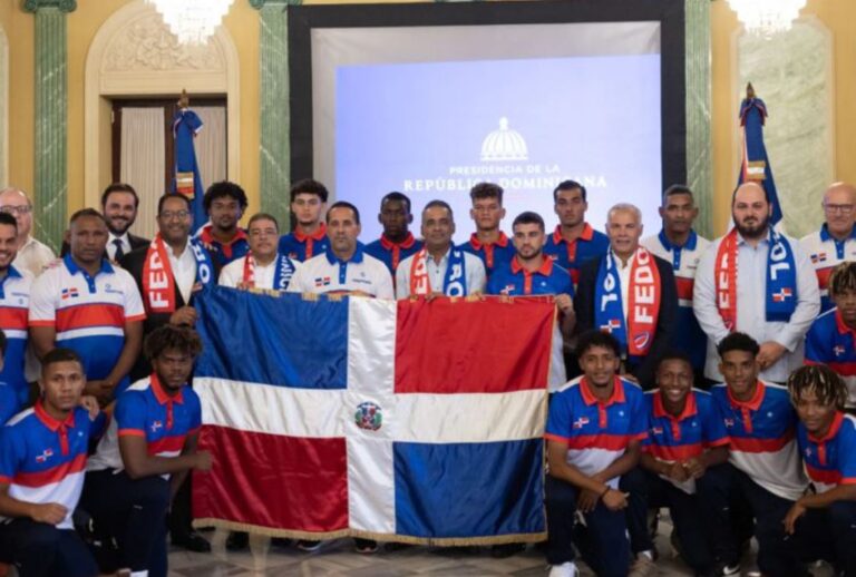 Ministerio de la Presidencia despidió en Palacio a la Sedofútbol que va al Mundial