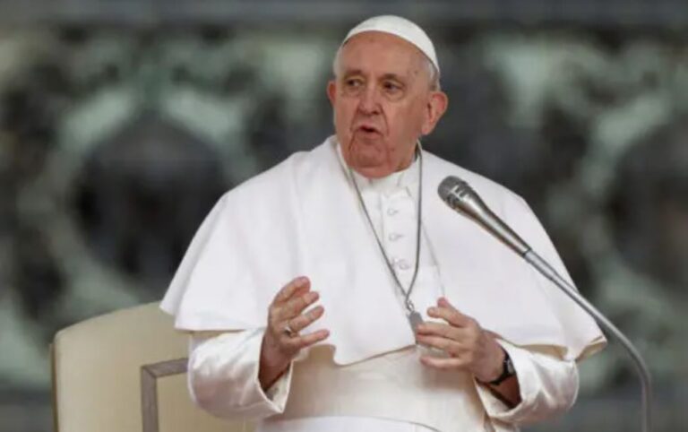 El papa Francisco critica la corrupción política y económica