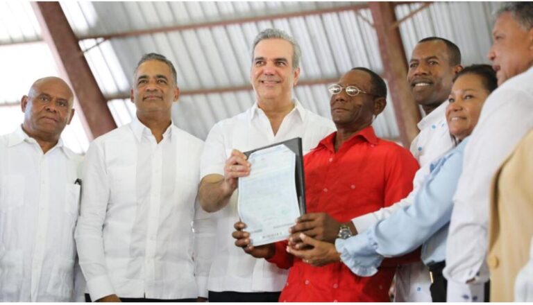 Presidente Abinader dispone entrega de 2,143 títulos para beneficiar a más de 8,572 familias