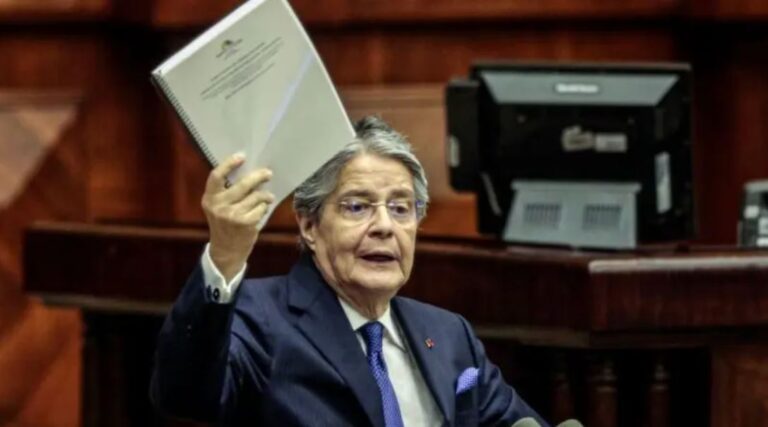 Qué es la «muerte cruzada» invocada por el presidente Lasso en Ecuador y qué pasa ahora