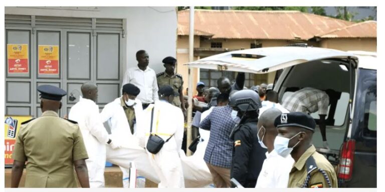 Guardaespaldas mata a ministro en Uganda y luego se suicida
