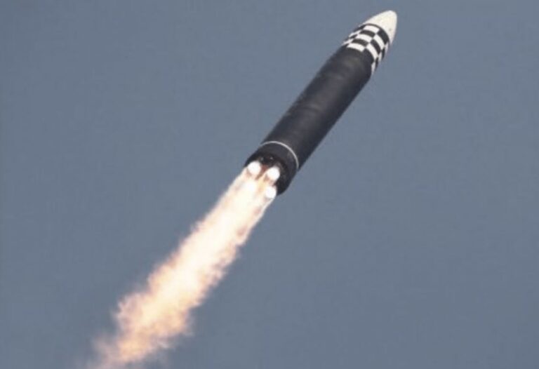 Corea del Norte envió un «lanzador espacial», dicen militares surcoreanos