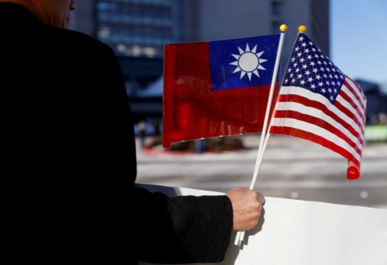 EEUU y Taiwán firman acuerdo comercial y China envía advertencia