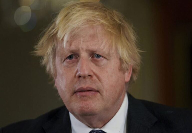 Parlamento británico apoya conclusiones del comité que acusó a Boris Johnson de mentir