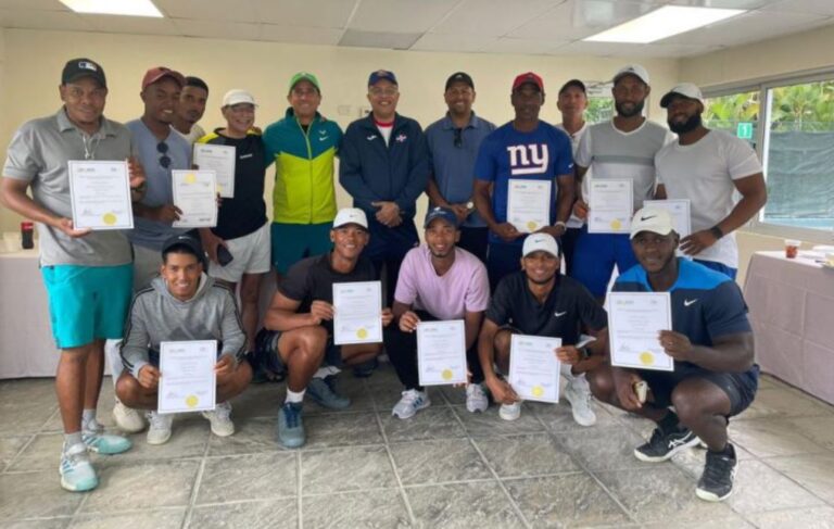 La Fedotenis realiza 1er. curso de formación para entrenadores de tenis