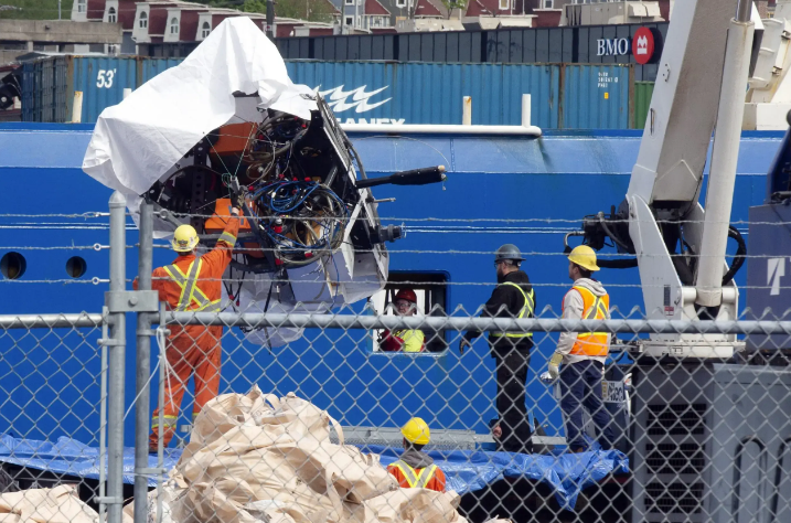 Llegan a Canadá los restos del sumergible Titán recuperados del Atlántico