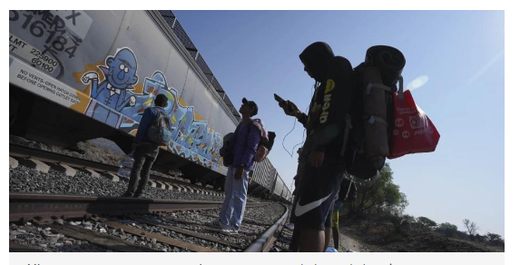 Migrantes en México son víctimas de estafas rampantes en su camino a EE.UU.