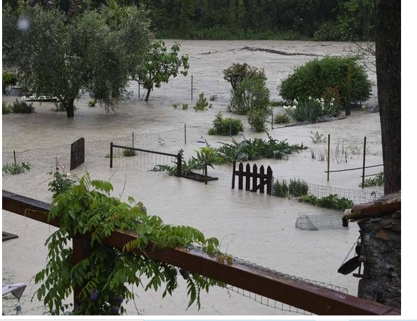 Miles de evacuados por inundaciones en el sur de Chile