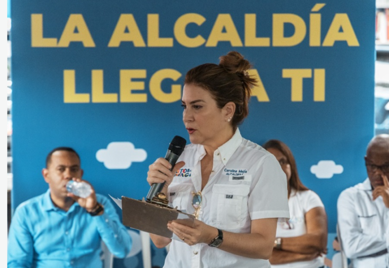 Carolina Mejía se reúne con comunitarios en Gualey en busca de mejorar la calidad de vida de los moradores del sector