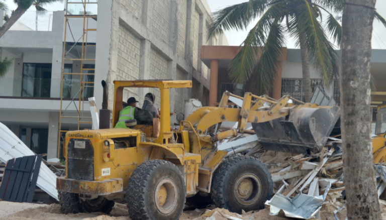 Ministerio de Medio Ambiente recupera espacios de Playa Bibijagua afectados por construcciones ilegales y estacionamiento de embarcaciones