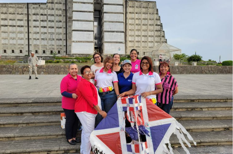 Realizan competencia de Chichigua para promover los símbolos patrios y la recreación