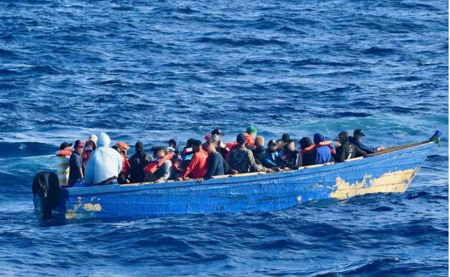 Desaparecen 23 dominicanos tras irse en yola hacia Puerto Rico