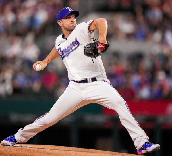 Scherzer debuta con triunfo por los Rangers en Grandes Ligas