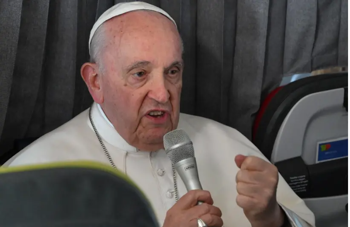 Papa Francisco critica otra vez los abusos