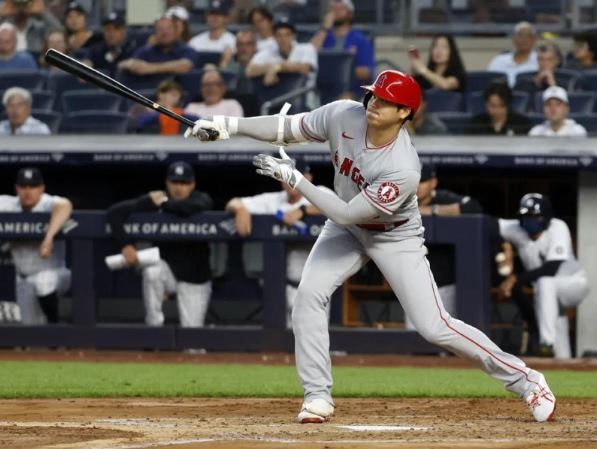 Shohei Ohtani sufre lesión en el codo y no volverá a lanzar esta temporada