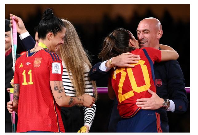 Tras la FIFA, Rubiales al borde de otra suspensión en España por el beso a Hermoso