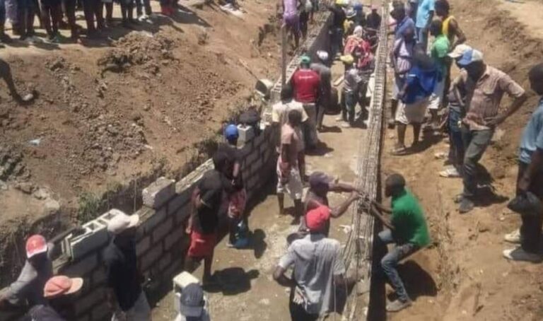 Haitianos que construyen en el río Masacre: «Nuestra posición es clara: el canal o la muerte»
