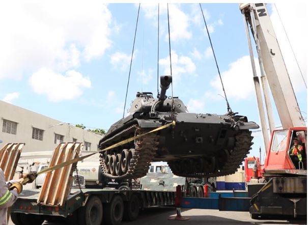 Alcalde Manuel Jiménez anuncia desvelizamiento de estatua y tanque de guerra del coronel Fernández Domínguez