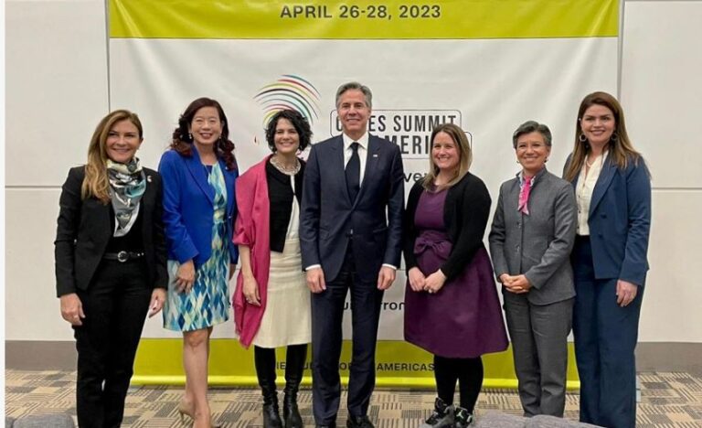 Carolina Mejía y cuatro alcaldesas de América se reúnen con el secretario de Estado Antony Blinken en la Cumbre de las Ciudades