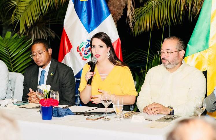 Embajada Dominicana celebra Mesa Redonda con prominentes empresarios de Jamaica