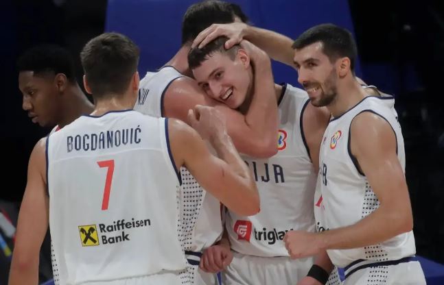 Serbia doma a Canadá y espera rival en la final del Mundial de Baloncesto