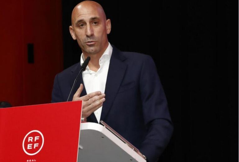 Luis Rubiales dimite como presidente de la Federación Española de Fútbol