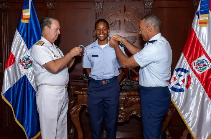 Marileidy Paulino es ascendida a Segundo Teniente de la Fuerza Aérea