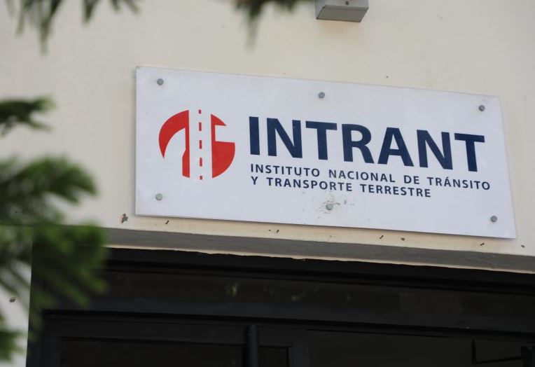Intrant emite comunicado tras DGCP suspender contrato para instalar semáforos inteligentes