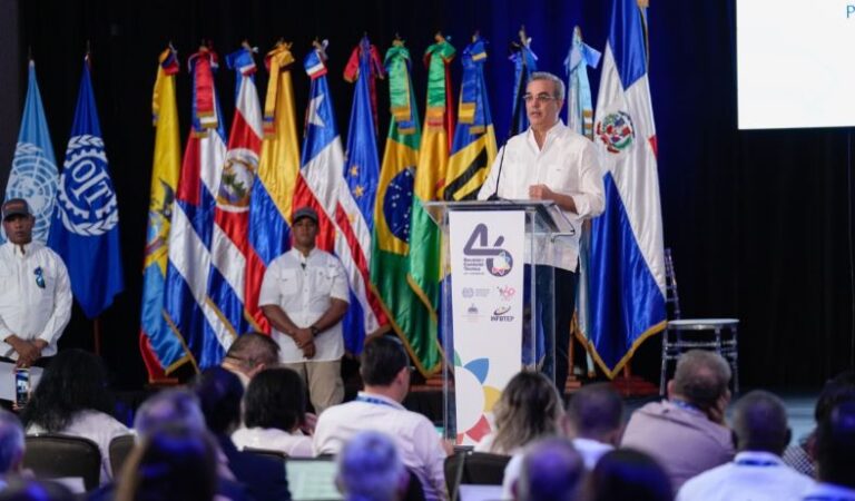 Presidente Abinader destaca RD registra el nivel más bajo de desempleo en últimas décadas, con 4.7 %
