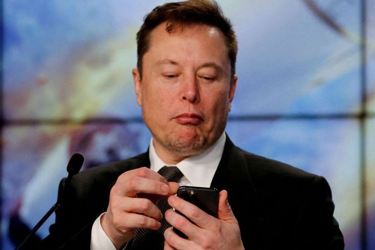 Regulador de EEUU dice Musk esquiva preguntas sobre compra de acciones de Twitter