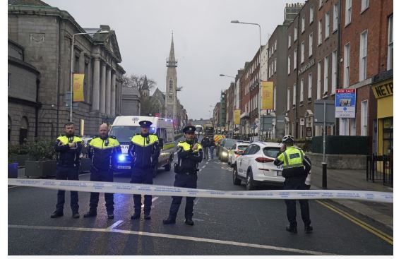Protestas por un ataque contra tres niños y una mujer en Dublin