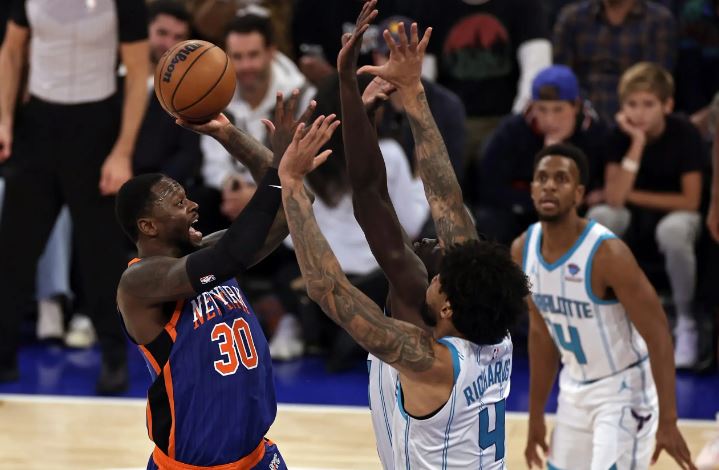 Knicks, Nets y Memphis sobresalen en jornada dominical de la NBA
