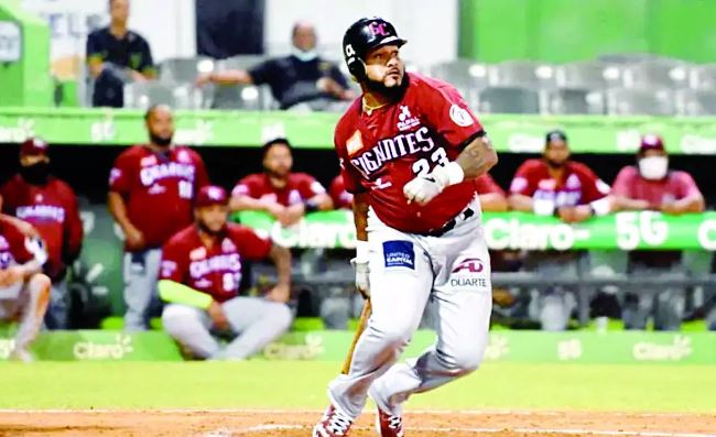 Gigantes ganan su séptimo juego en línea