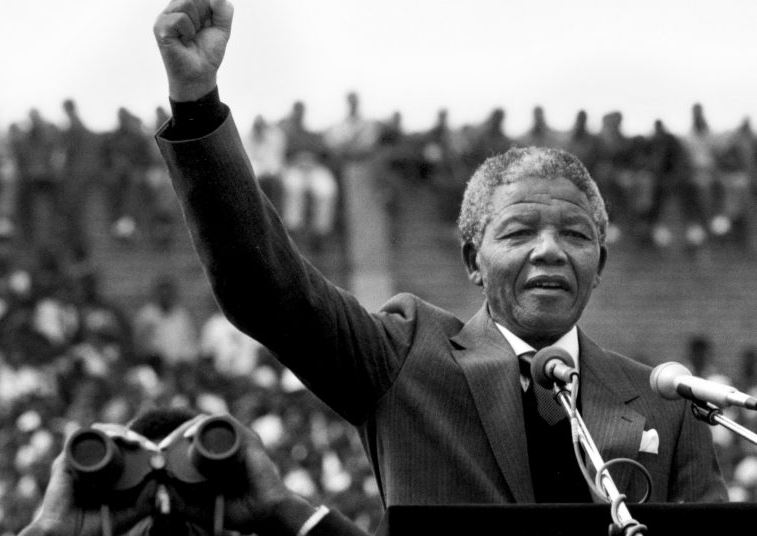 Diez años después, Sudáfrica debate si es hora de dejar ir a Mandela