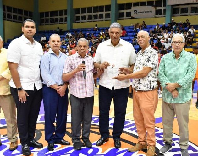 Clásico Baloncesto Boyón Domínguez dedicado al ministro de Interior y Policía