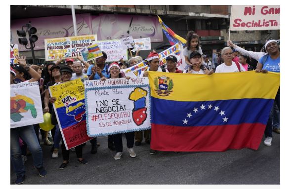 Venezolanos votan en consulta por Guyana