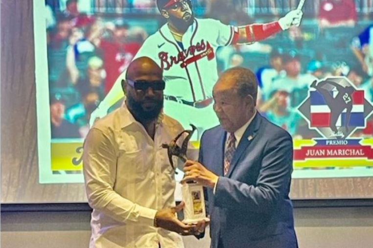 Marcell Ozuna recibe el Premio Juan Marichal 2023