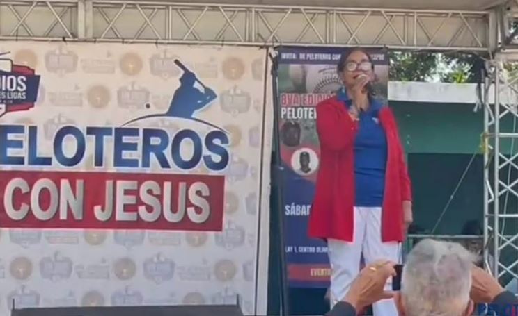 Decenas de pequeñas ligas de béisbol son beneficiadas en Peloteros con Jesús