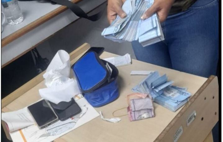 Soldado del CESMET devuelve 517 mil pesos olvidados por usuario en el Metro