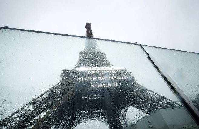 Los sindicatos denuncian el mal estado de la Torre Eiffel en el cuarto día de huelga