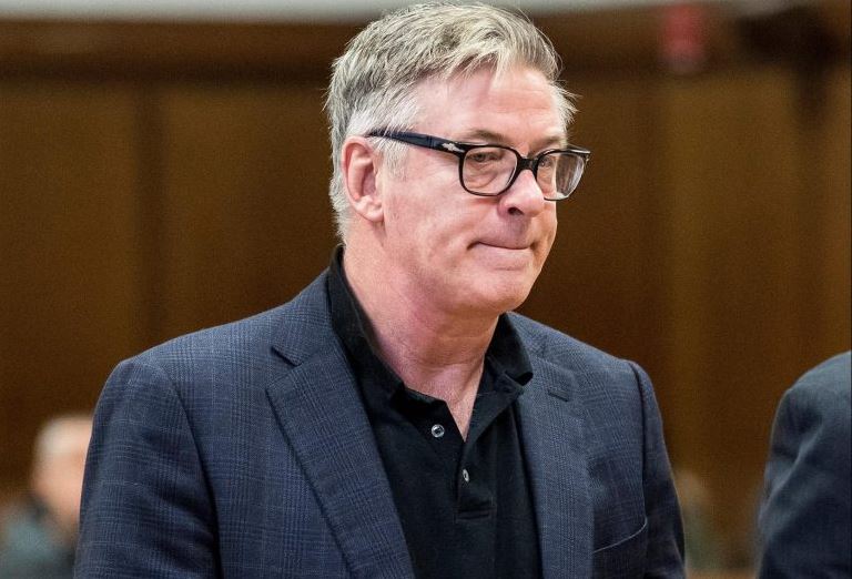 Baldwin violó «reglas fundamentales» de seguridad, argumenta la fiscalía en su juicio