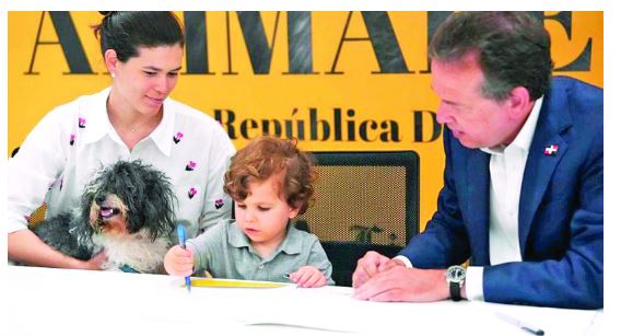 Víctor (Ito) Bisonó destaca aporte de animales a la convivencia familiar